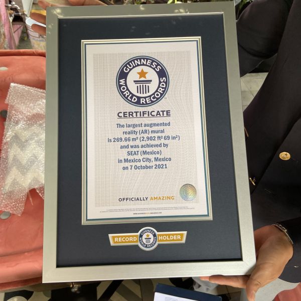 Seat + Records Guinness - Brochas Urbanas